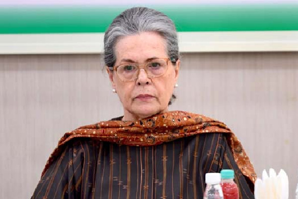 సోనియా గాంధీకి అస్వస్థత.. ఆస్పత్రిలో చేరిక