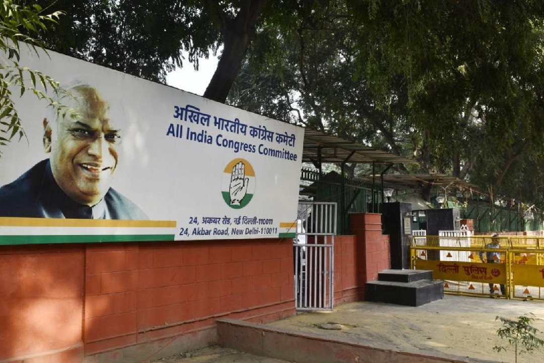 ఢిల్లీలోని పార్టీ ఆఫీసు ఖాళీ చేయాలంటూ కాంగ్రెస్ కు కేంద్రం నోటీసులు