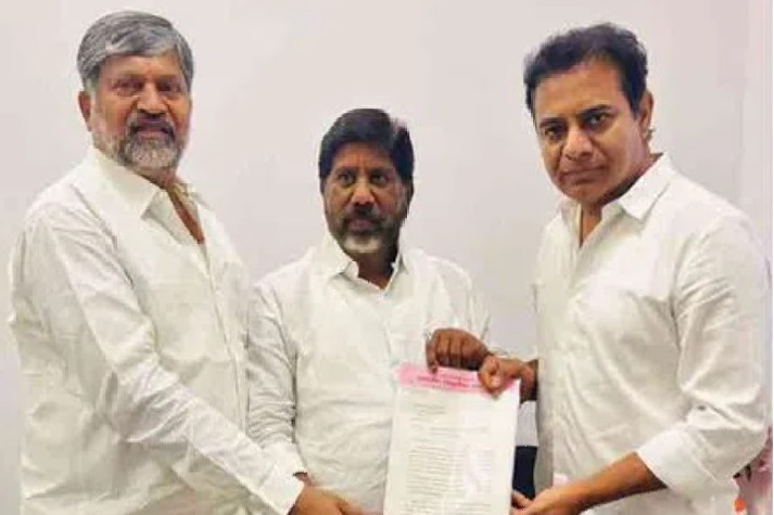 రాజకీయాలను పక్కనపెట్టి.. భట్టి విక్రమార్కతో కేటీఆర్ భేటీ