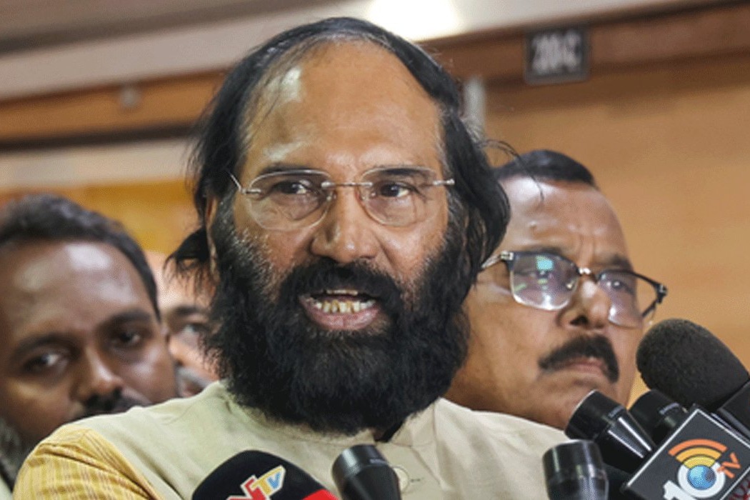 అందుకే పెట్రోల్ బంకుల్లో 'నో స్టాక్' బోర్డులు: తెలంగాణ మంత్రి