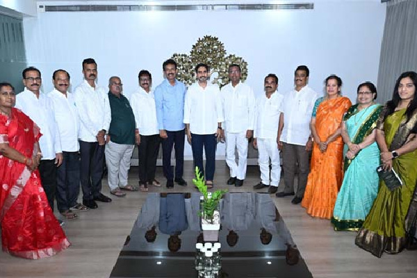 మంత్రి లోకేశ్‌ను కలిసిన ఉద్యోగ సంఘాలు.. రిటైర్మెంట్ వయసు పెంపుపై హర్షం