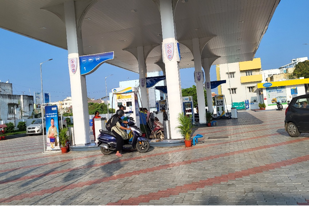 పెట్రోల్, డీజిల్, ఎల్పీజీ కొరత ప్రచారం.. స్పందించిన కేంద్రం