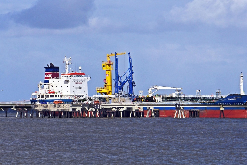 ఇరాన్ చమురు కొనుగోలు వార్తలపై క్లారిటీ ఇచ్చిన రిలయన్స్ ఇండస్ట్రీస్