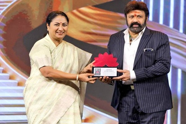 బాలకృష్ణకు లైఫ్‌టైమ్ అచీవ్‌మెంట్.. ఢిల్లీ సీఎం చేతుల మీదుగా ప్రదానం