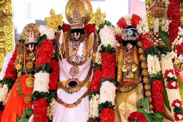 వందేళ్ల భక్తి.. భద్రాద్రి రాములోరి కల్యాణానికి సికింద్రాబాద్ కుటుంబం అపూర్వ సేవ