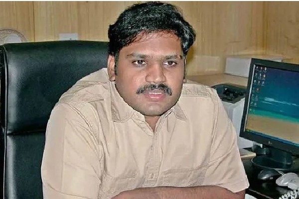 తెలంగాణలో పెట్రోల్, డీజిల్, గ్యాస్ కొరతపై స్టీఫెన్ రవీంద్ర క్లారిటీ