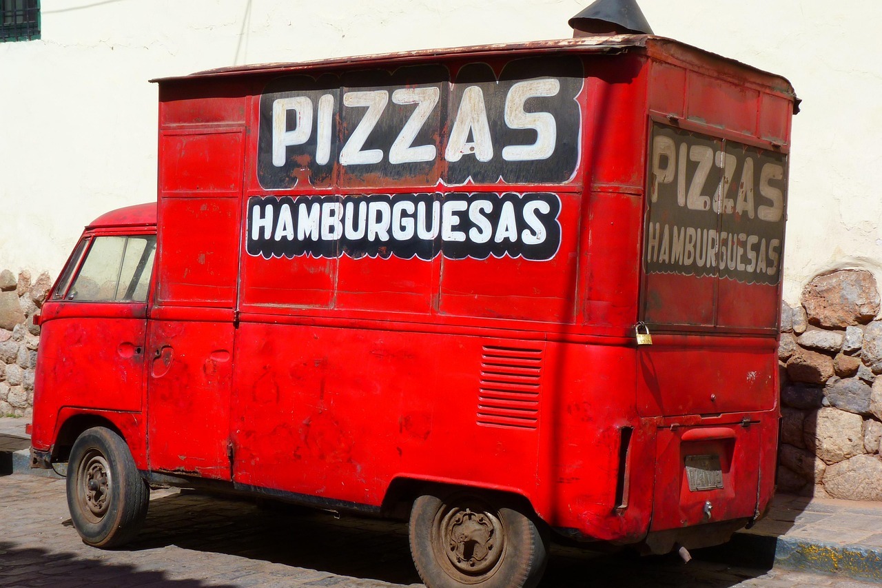 పిజ్జా ఆర్డర్ల పెరుగుదలకు, పెంటగాన్ నిర్ణయాలకు ఏమిటి లింకు?