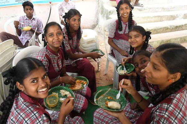 తెలంగాణలో సీఎం బ్రేక్‌ఫాస్ట్ స్కీమ్.. వారానికి ఐదు రకాల టిఫిన్లు.. మెనూ ఇదే!