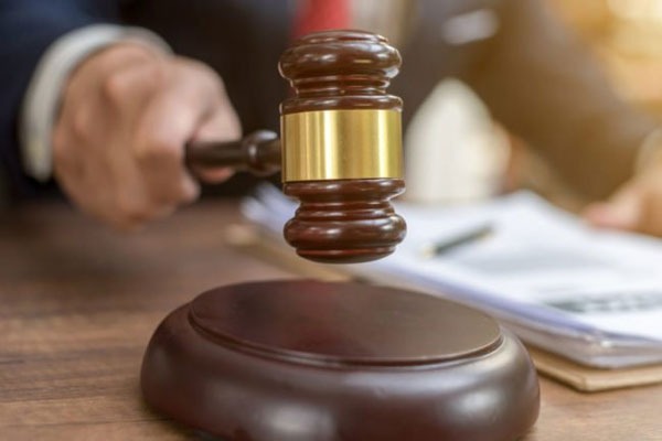 వివాహితుడితో సహజీవనం నేరం కాదు.. అలహాబాద్ హైకోర్టు సంచ‌ల‌న‌ తీర్పు!