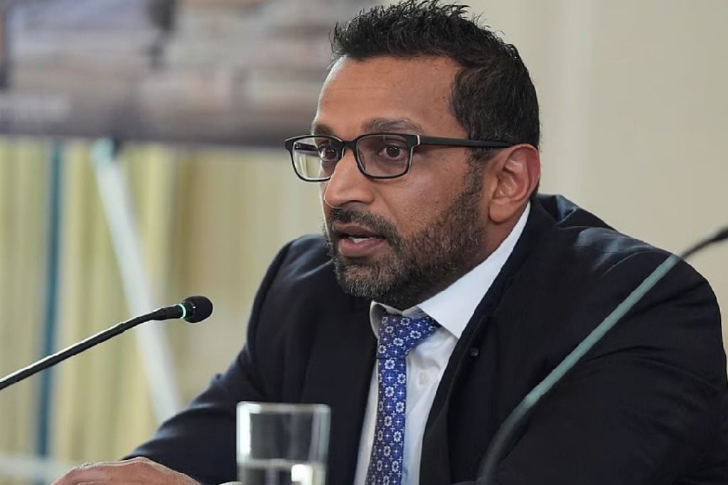 ఇరాన్‌తో యుద్ధం వేళ కీలక పరిణామం.. ఎఫ్‌బీఐ డైరెక్టర్ కాష్ పటేల్ ఈ-మెయిల్ హ్యాక్