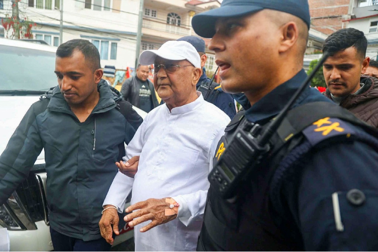 నేపాల్ నూతన ప్రధాని బాలెన్ షా ప్రకంపనలు... మాజీ ప్రధాని ఓలీ అరెస్ట్