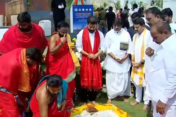 మూసీ తీరంలో ఆధ్యాత్మిక శోభ.. రూ.700 కోట్లతో ఓంకారేశ్వర ఆలయం..శంకుస్థాపన చేసిన ముఖ్యమంత్రి