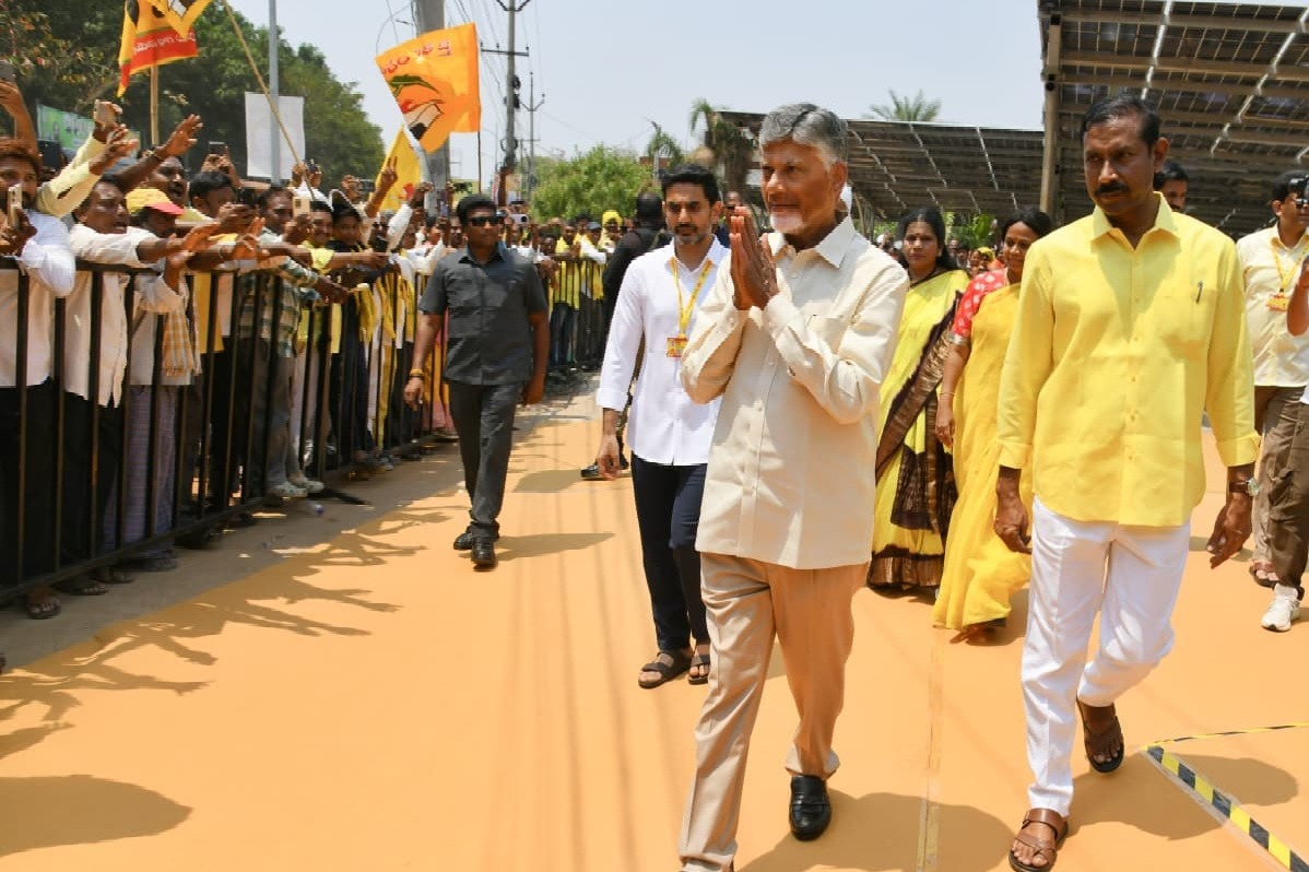 సరిహద్దులు దాటిన టీడీపీ వేడుకలు.. అండమాన్‌లో రెపరెపలాడిన పసుపు జెండా!