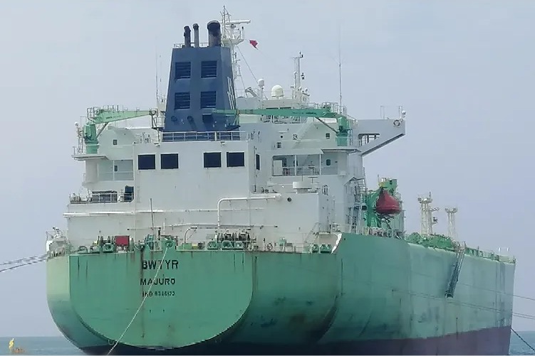 గల్ఫ్ ప్రాంతాన్ని సురక్షితంగా దాటిన రెండు భారత నౌకలు