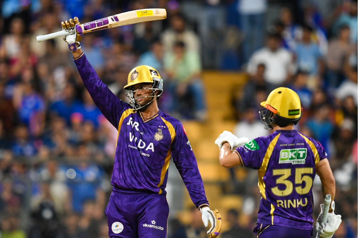 వాంఖెడేలో కేకేఆర్ పరుగుల వెల్లువ... ముంబై ముందు భారీ టార్గెట్