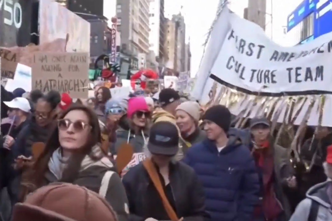 ట్రంప్‌కు వ్యతిరేకంగా 'నో కింగ్స్' నిరసనలు.. దద్దరిల్లిన అమెరికా, యూరప్