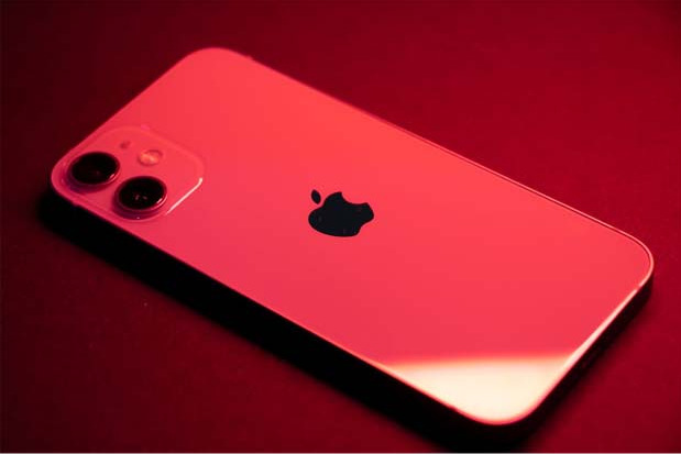 భారత్‌లో ఐఫోన్ ప్రియులకు షాక్.. పెరగనున్న పాత మోడళ్ల ధరలు!