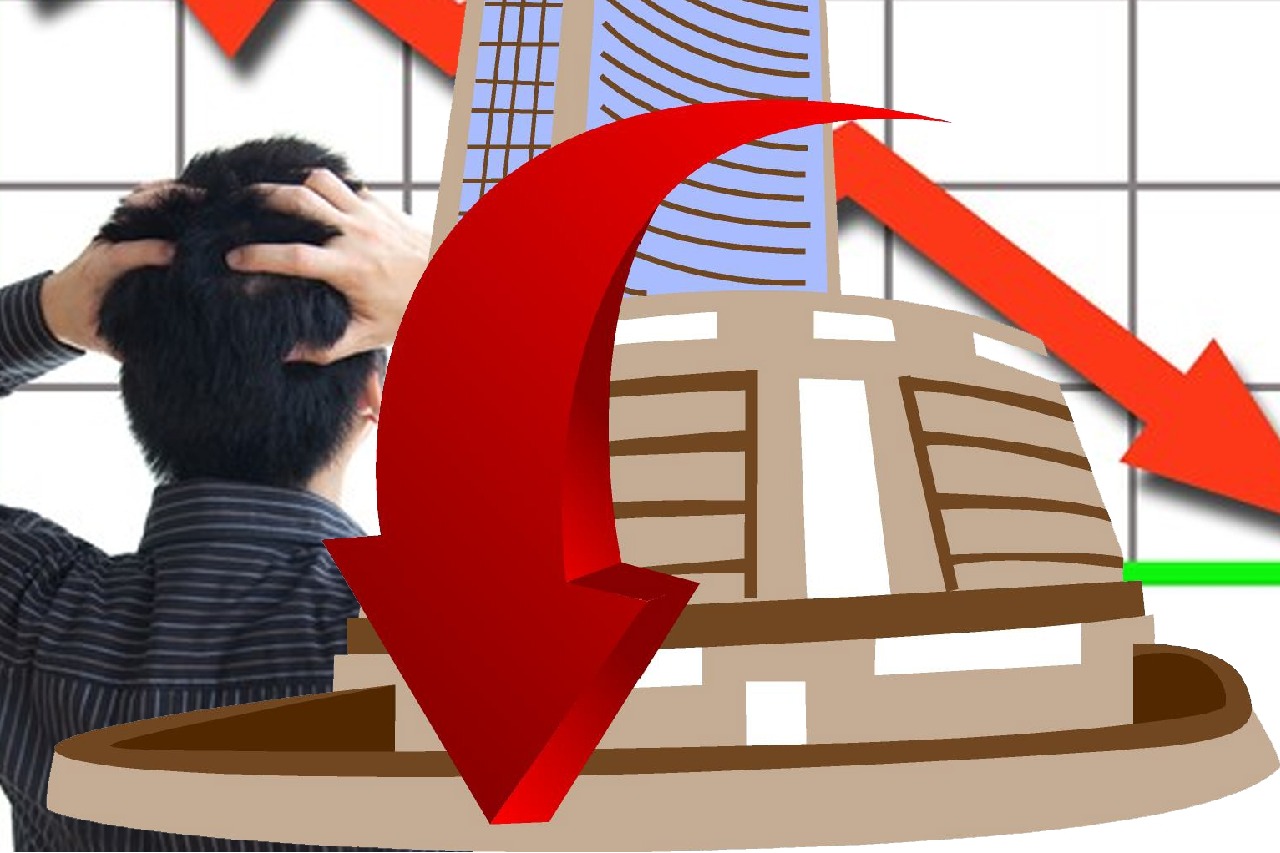 ఆర్థిక సంవత్సరం చివరి రోజున... కుప్పకూలిన స్టాక్ మార్కెట్లు