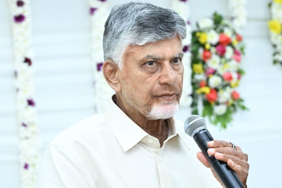 ఇది మా మత్స్య సంపద... ఇతర రాష్ట్రాల జాలర్లు రావడం కరెక్ట్ కాదు: నాయుడుపేటలో సీఎం చంద్రబాబు
