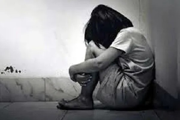 కర్నూలులో దారుణం.. 9వ తరగతి బాలికపై ఆటో డ్రైవర్ అత్యాచారం