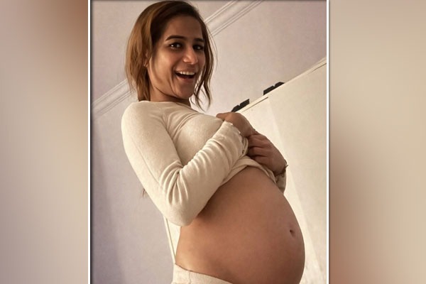 బేబీ బంప్‌తో పూనమ్ పాండే ఫొటోలు.. మళ్లీ డ్రామా అంటున్న నెటిజన్లు