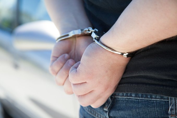 భార్య హత్య కేసులో నాలుగేళ్లుగా పరారీలో... గ్యాస్ బుకింగ్‌తో పట్టుబడిన వ్యక్తి