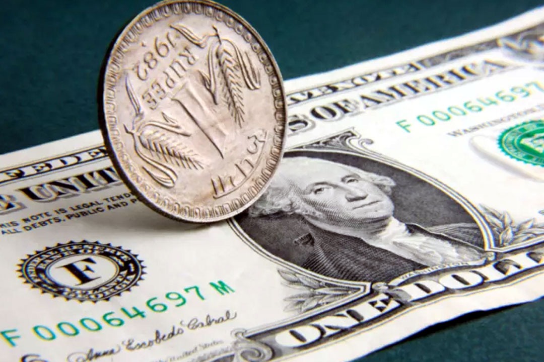 జీవితకాల కనిష్ఠానికి భారత కరెన్సీ.. 14 ఏళ్లలో అతిపెద్ద క్షీణత