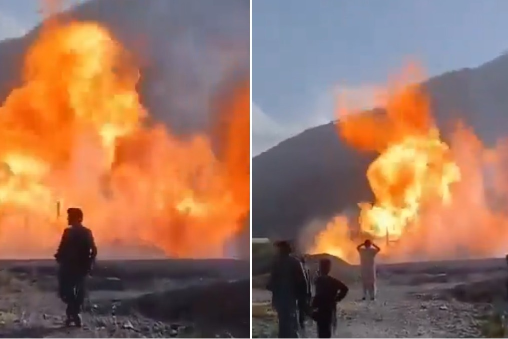 పాకిస్థాన్ లో గ్యాస్ పైప్ లైన్ పేల్చివేసిన దుండగులు.. వీడియో ఇదిగో!