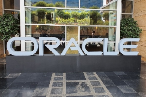 టెక్ దిగ్గజం ఒరాకిల్‌లో భారీ లేఆఫ్‌లు.. ఈ-మెయిల్‌తో ఉద్యోగాలకు మంగళం!