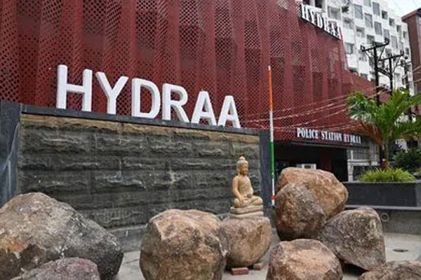 హైదరాబాద్‌లో 'హైడ్రా' కొరడా.. రూ.100 కోట్ల ప్రభుత్వ భూమికి విముక్తి