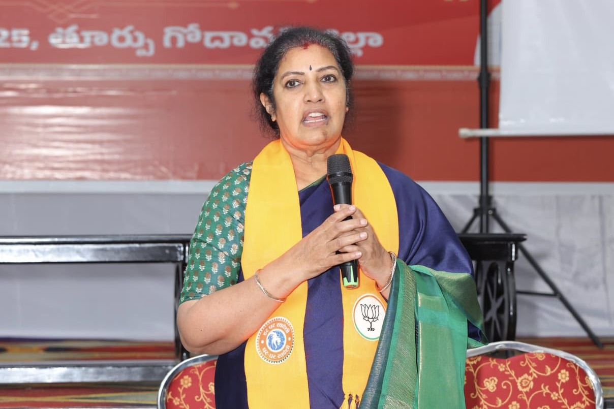 మేం రాజకీయాలు చేయడం లేదు... మేం కోరేది ఒక్కటే: పురందేశ్వరి