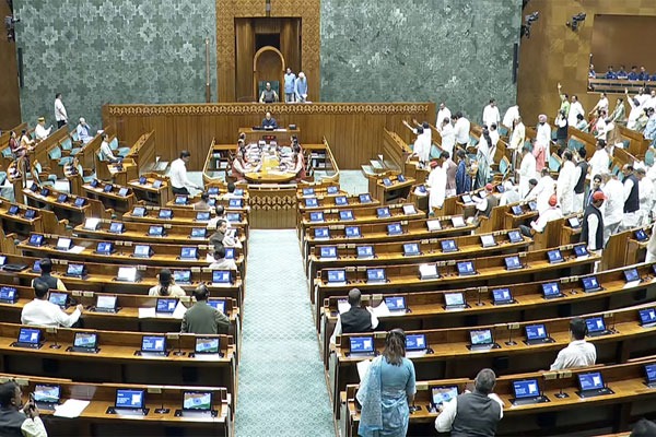 లోక్‌సభలో అమరావతి రాజధాని బిల్లుపై తీర్మానం.. వ్యతిరేకిస్తూ వైసీపీ వాకౌట్