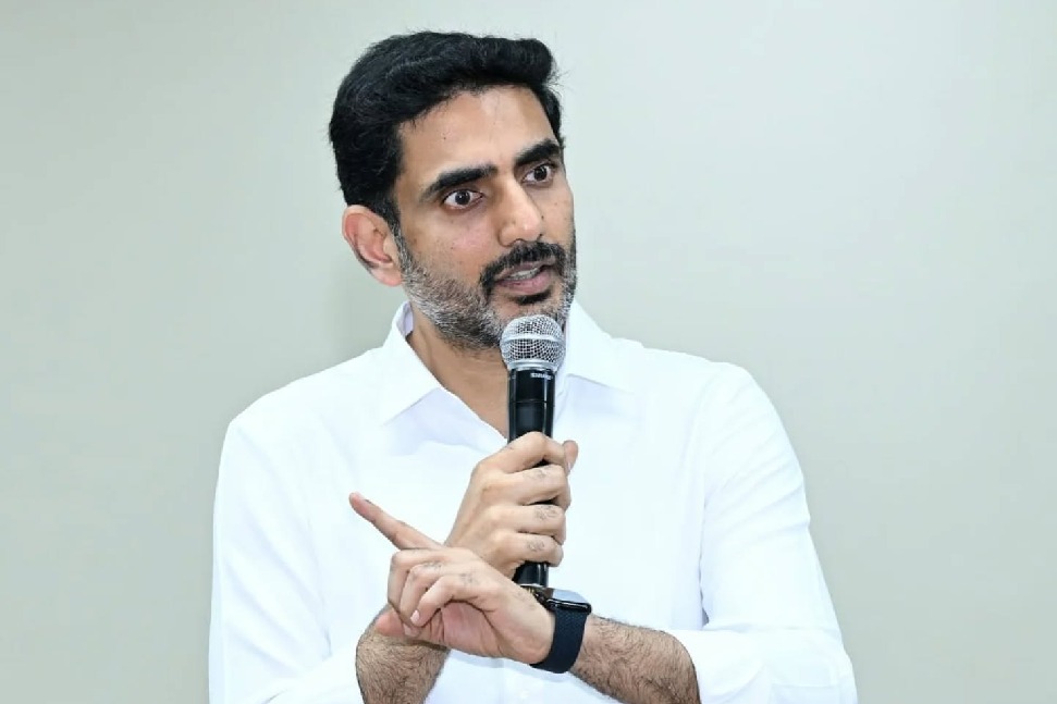 విద్యాశాఖపై లోకేశ్ సమీక్ష... మధ్యాహ్న భోజనం, క్లిక్కర్ విధానంపై కీలక ఆదేశాలు