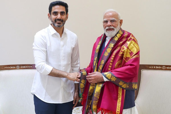 అమరావతి బిల్లుపై ప్రధాని మోదీకి కృతజ్ఞతలు తెలిపిన మంత్రి లోకేశ్.. ఫొటోలు ఇవిగో!