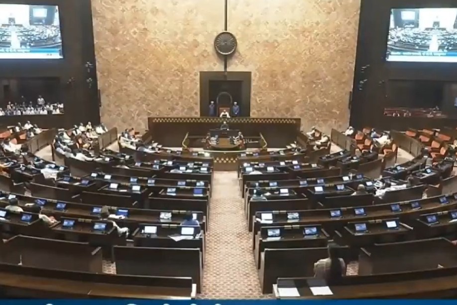 అమరావతి చట్టబద్ధత బిల్లుకు రాజ్యసభ ఆమోదం.. వాకౌట్ చేసిన వైసీపీ