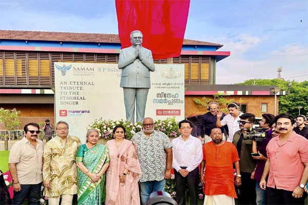 కేరళ గడ్డపై గాన గంధర్వుడు.. పాలక్కాడ్‌లో ఎస్పీబీ విగ్రహావిష్కరణ