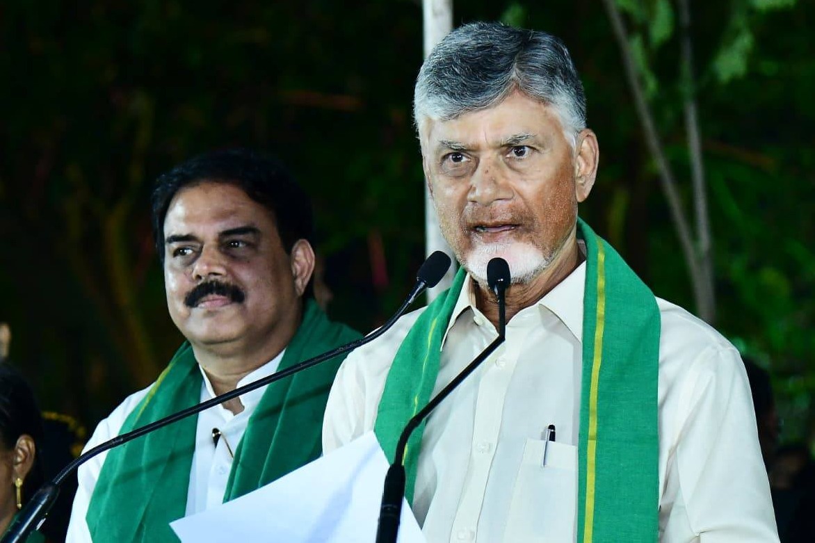 అమరావతికి చట్టబద్ధత.. రాజధానిలో సంబరాలు.. ఉద్దండరాయుని పాలెంలో రైతుల సభకు సతీసమేతంగా హాజరైన సీఎం చంద్రబాబు