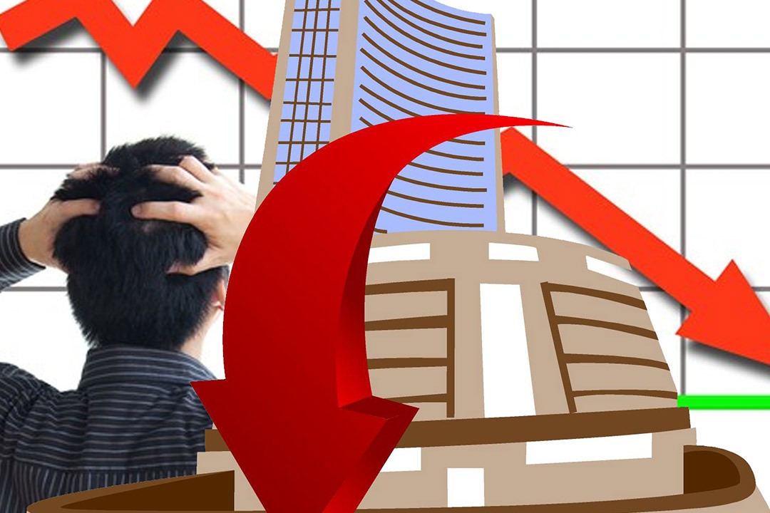 కుప్పకూలిన స్టాక్ మార్కెట్లు.. సెన్సెక్స్ 1400 పాయింట్ల పతనం