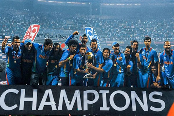 15 ఏళ్లయినా ఆ రాత్రిని మర్చిపోలేం.. 2011 ప్రపంచకప్ ఫైనల్‌పై సచిన్ ఎమోషనల్ పోస్ట్