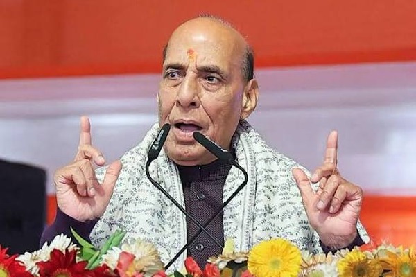 ఇరాన్ యుద్ధం నేపథ్యంలో 'పొరుగుదేశం' దుస్సాహసానికి పాల్పడితే: రాజ్‌నాథ్ సింగ్ హెచ్చరిక