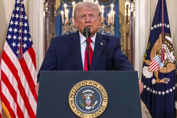 ట్రంప్ సంచలన నిర్ణయం.. విదేశీ మందులపై 100 శాతం సుంకం.. భారత కంపెనీలపై దీర్ఘకాలిక ప్రభావం?