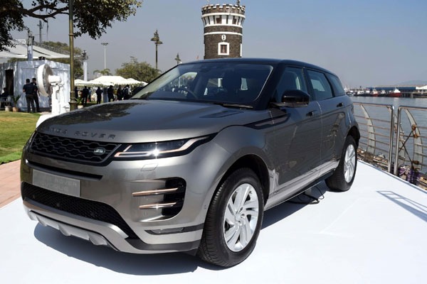 రేంజ్ రోవర్ లగ్జరీ కార్లపై భారీ డిస్కౌంట్.. కోటి రూపాయలకు పైగా తగ్గనున్న ధర!