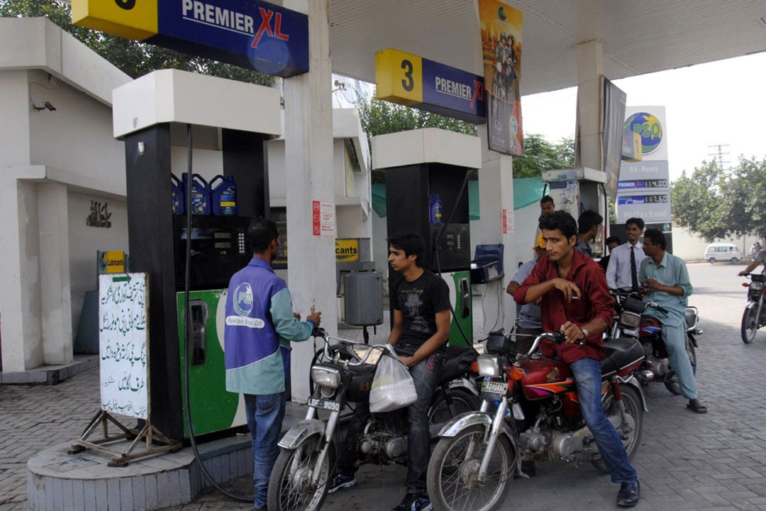 పాకిస్థాన్‌లో పెట్రో మంట.. లీటర్ డీజిల్ రూ. 520