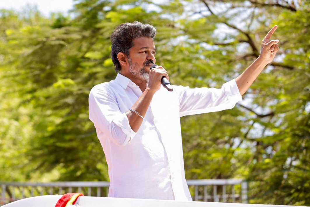 ఆ రెండు కూటములు మోసపూరితమైనవి: ప్రత్యర్థి పార్టీలపై నిప్పులు చెరిగిన విజయ్