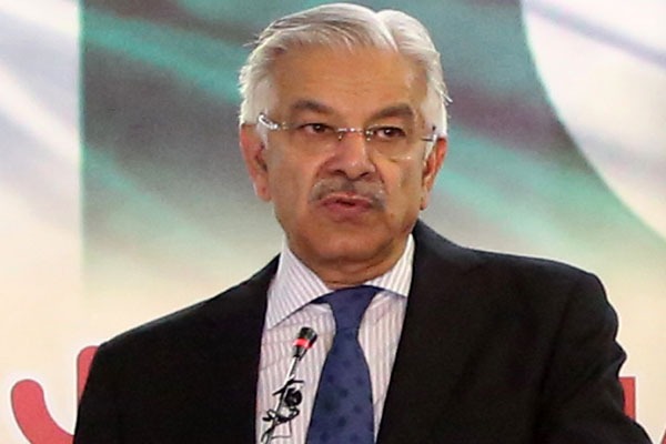 ఇంట్లోకి చొరబడి కొడతాం: భారత్‌కు పాక్ రక్షణ మంత్రి హెచ్చరిక