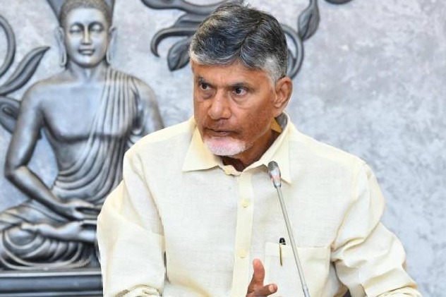గీత దాటితే సస్పెన్షన్ తప్పదు: ఎమ్మెల్యే అరవిందబాబుపై చంద్రబాబు సీరియస్
