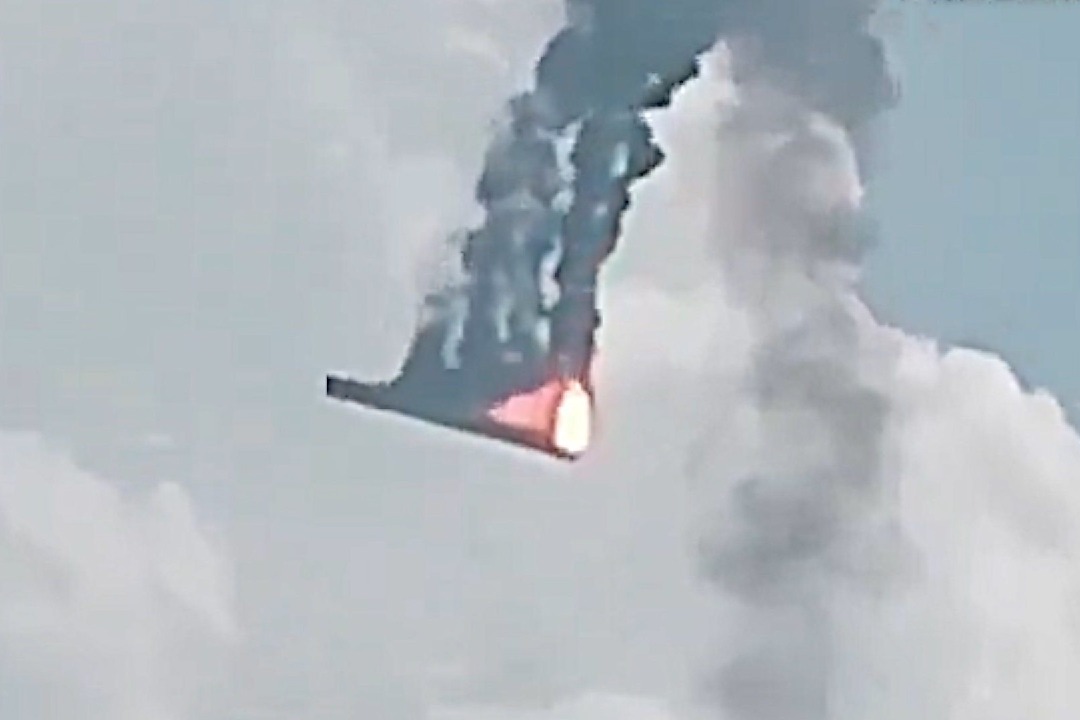 కూలిపోయిన చైనా రాకెట్ .. వీడియో ఇదిగో!