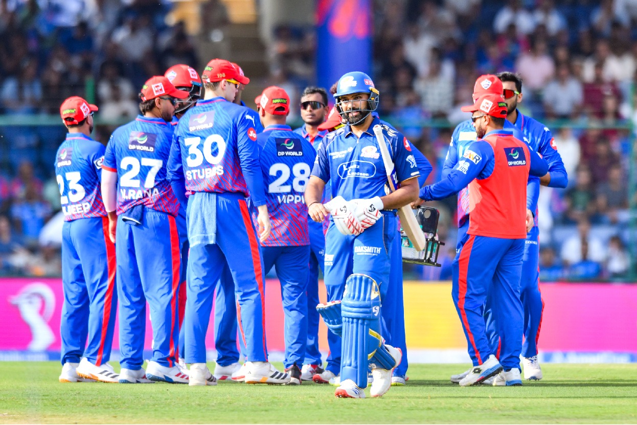 ముంబై బ్యాటర్లకు కళ్లెం వేసిన ఢిల్లీ క్యాపిటల్స్