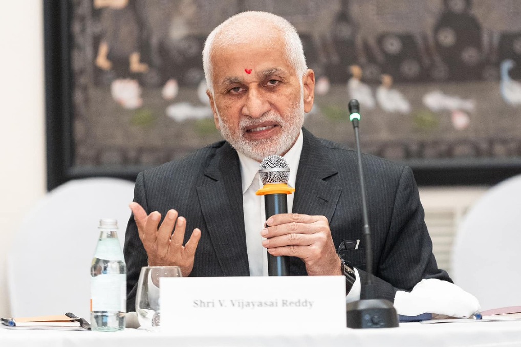 అమరావతిపై సీఎం చంద్రబాబుకు పలు సూచనలు చేసిన విజయసాయిరెడ్డి