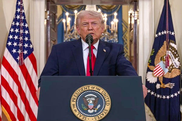 విమానాలు కూలినా చర్చలు ఆగవు.. మేం యుద్ధంలో ఉన్నాం: ట్రంప్